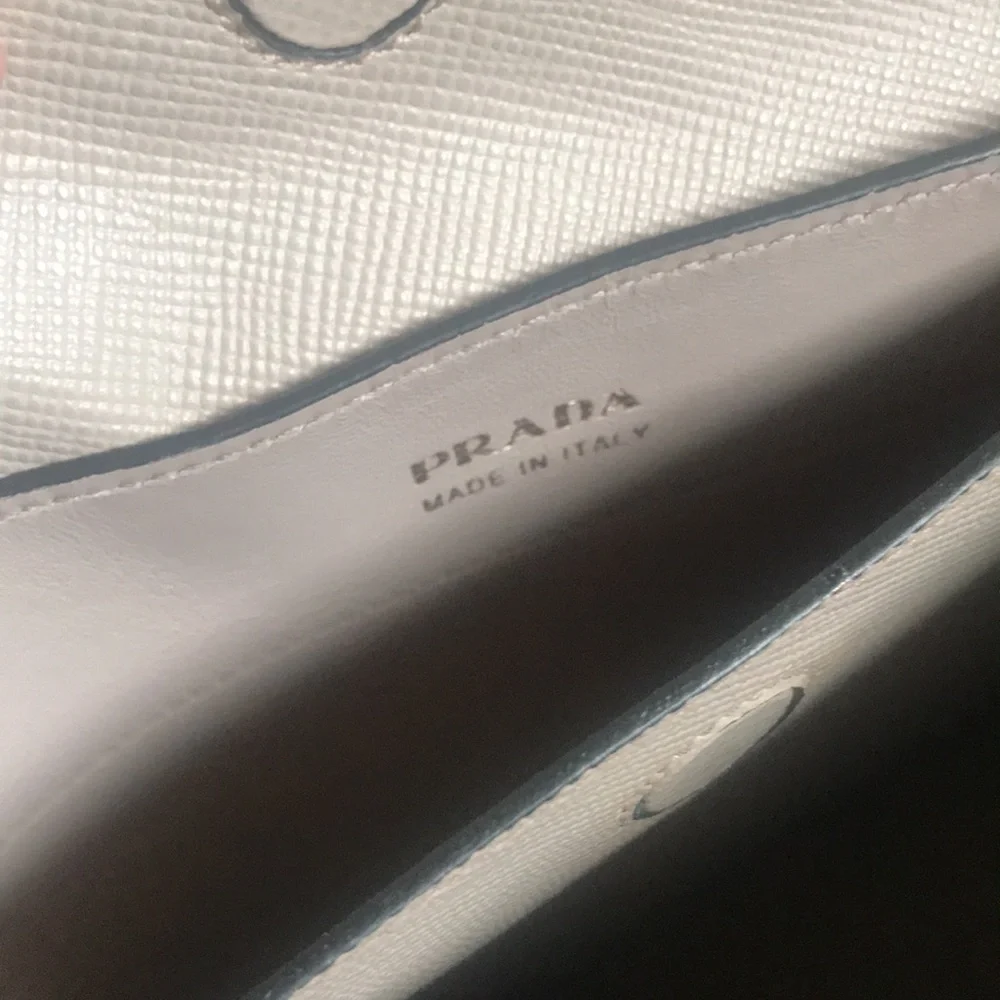 Prada bag.Authentic! - Picture 9 of 10